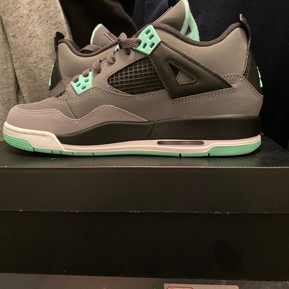 Jordan’s Youth Size 7